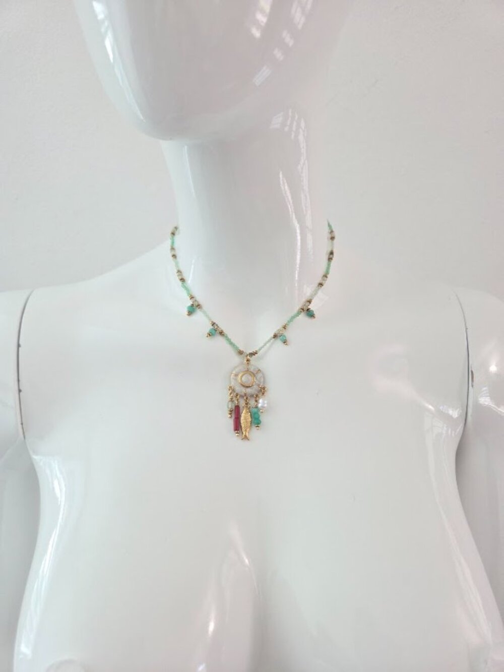 Boho Gold Tone Mint Green Beaded Necklace Fish Charm Dangle Pendant - Picture 13 of 16
